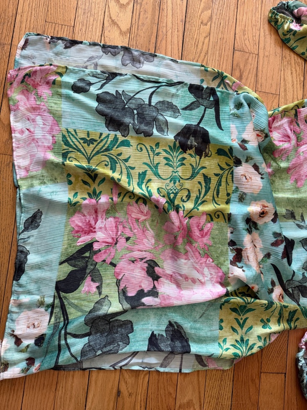 Zara Pastel Floral Maxi Dress in Mint, Pink & Cream - Picture 4 of 5